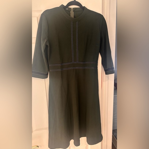 Elegant Green Women's Dress - Picture 7 of 7